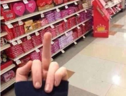  Give the Finger Flip Off สำนวนภาษาอังกฤษ  